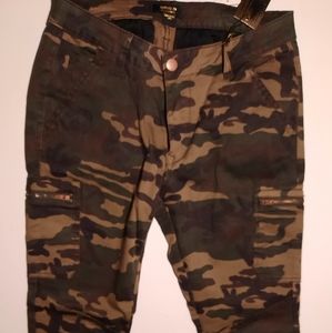 Forever 21 Camo Pants Size 27